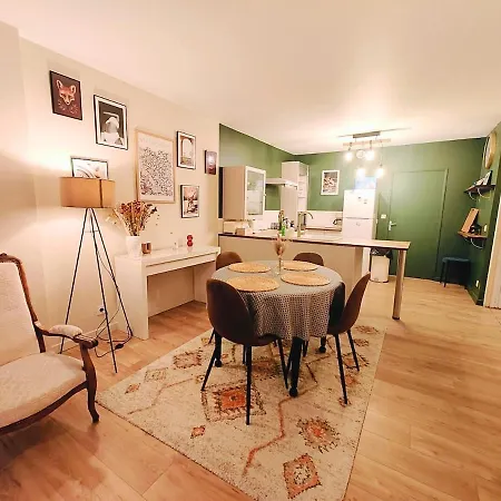 Quiet For 2-4 People With Private Parking *