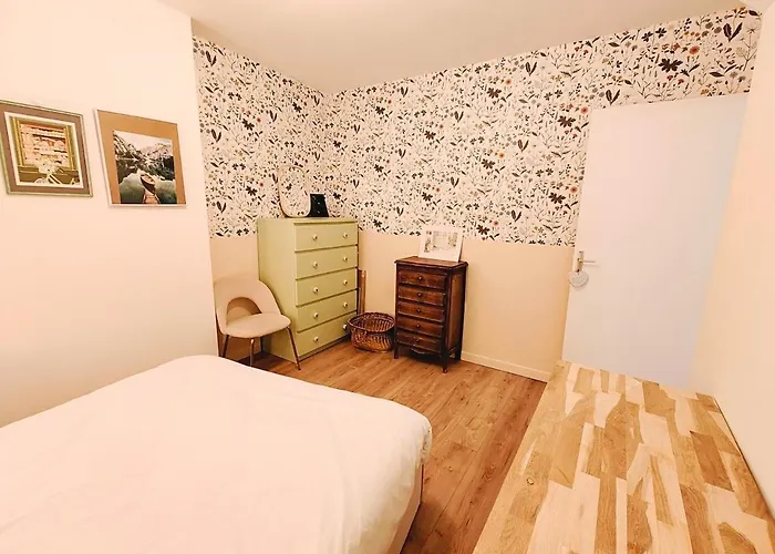 Quiet For 2-4 People With Private Parking